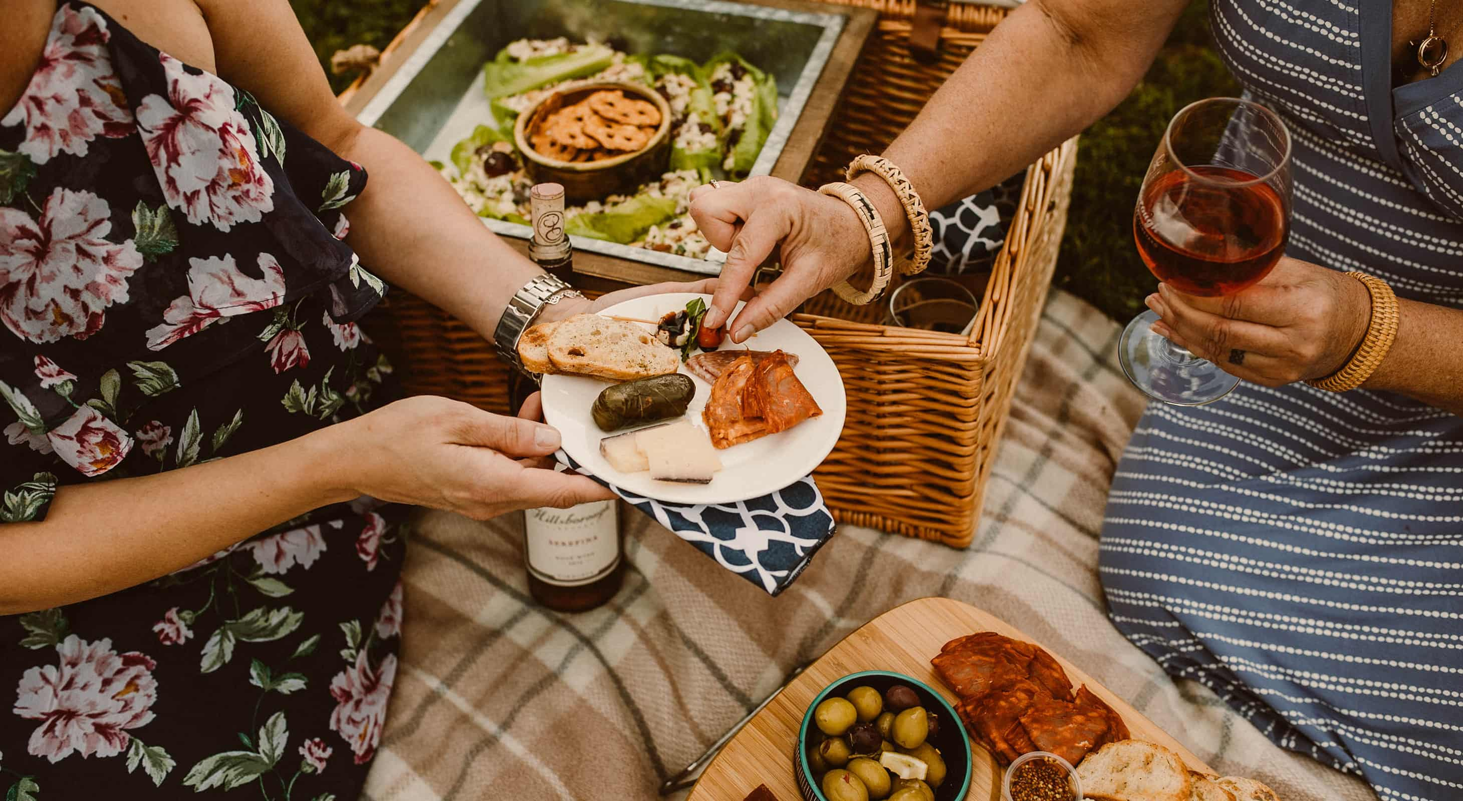 Friends having a picnic while traveling in Virginia