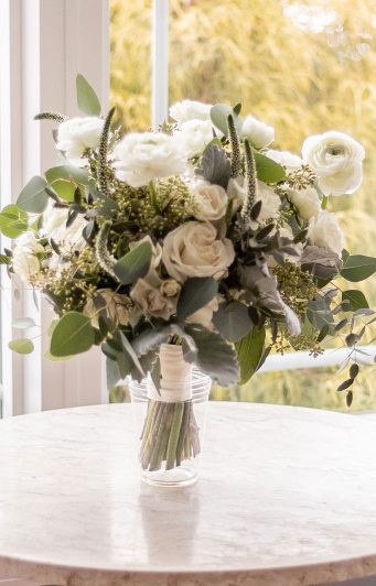 Beautiful bouquet of white flowers